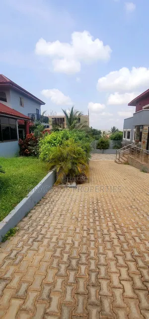 5bdrm Duplex in Gracious Properties, Weija for rent