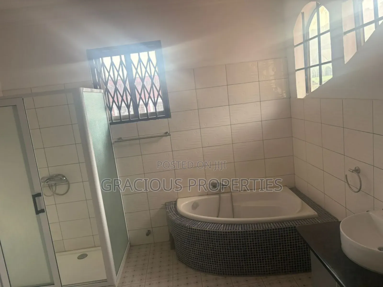5bdrm Duplex in Gracious Properties, Weija for rent