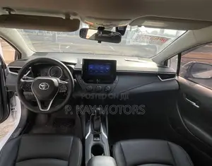 Toyota Corolla SE 2021 White