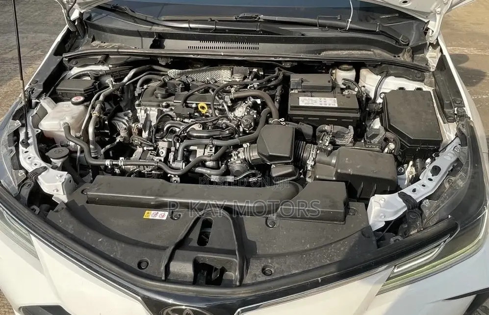 Toyota Corolla SE 2021 White