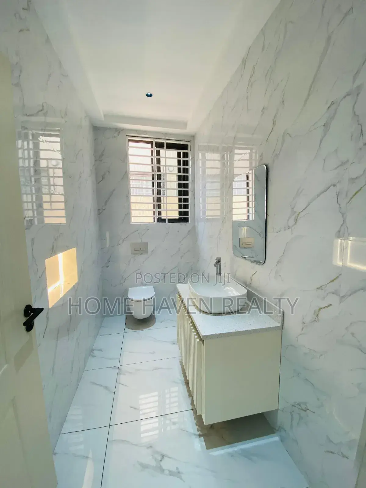4bdrm House in East Legon Ogbojo, American House for sale