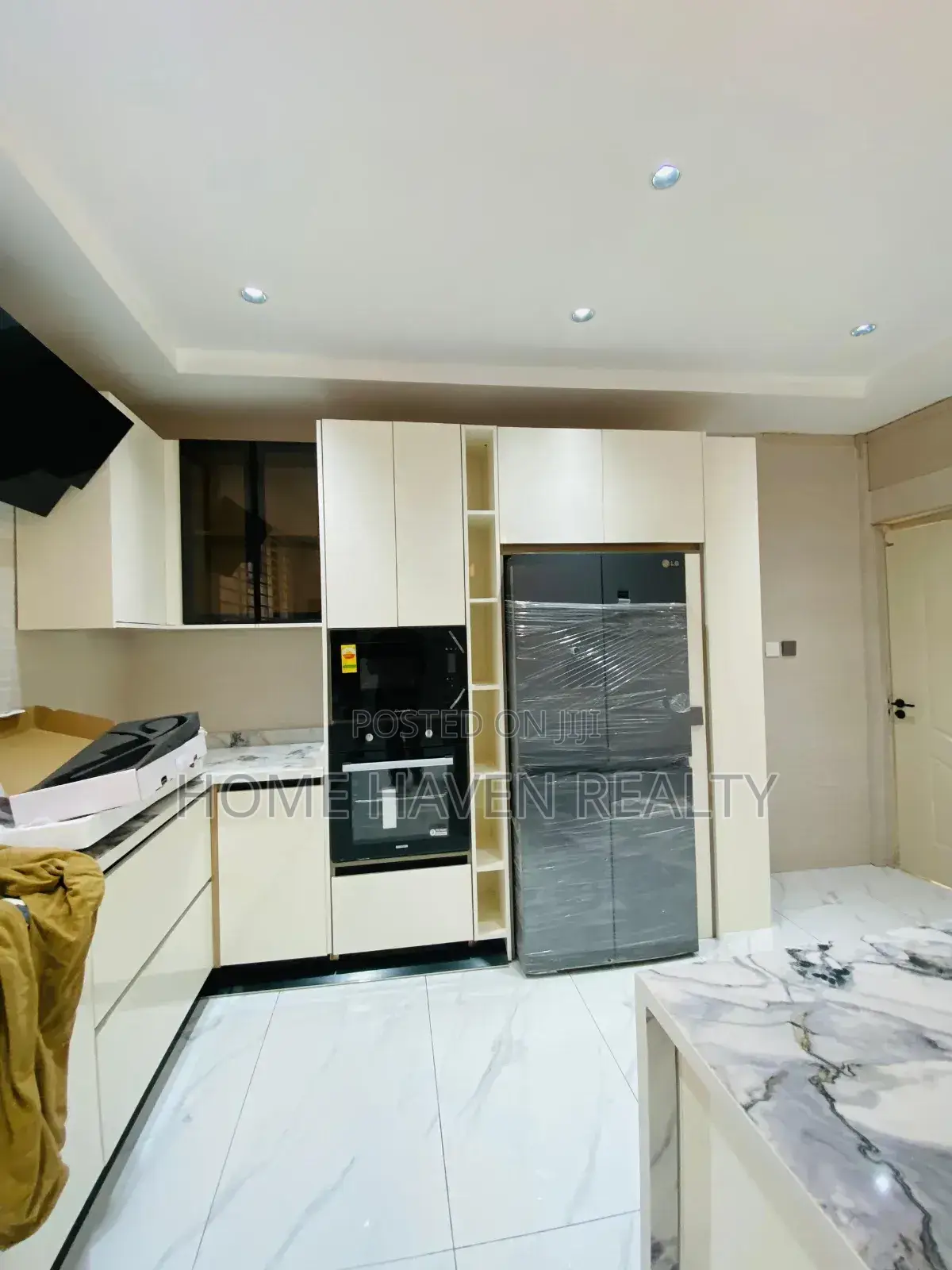 4bdrm House in East Legon Ogbojo, American House for sale