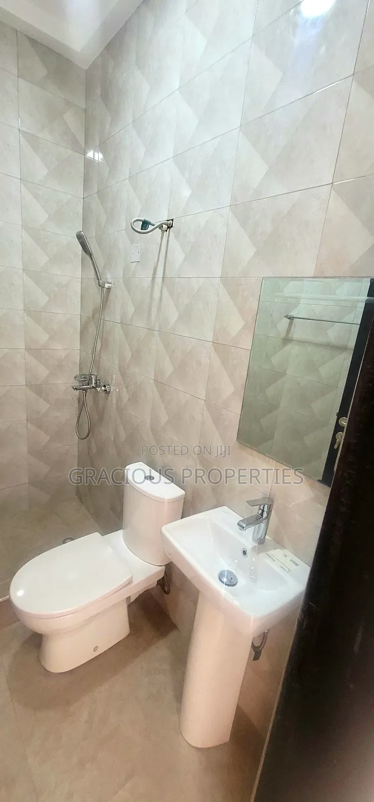 1bdrm Apartment in Gracious Properties, Weija for rent