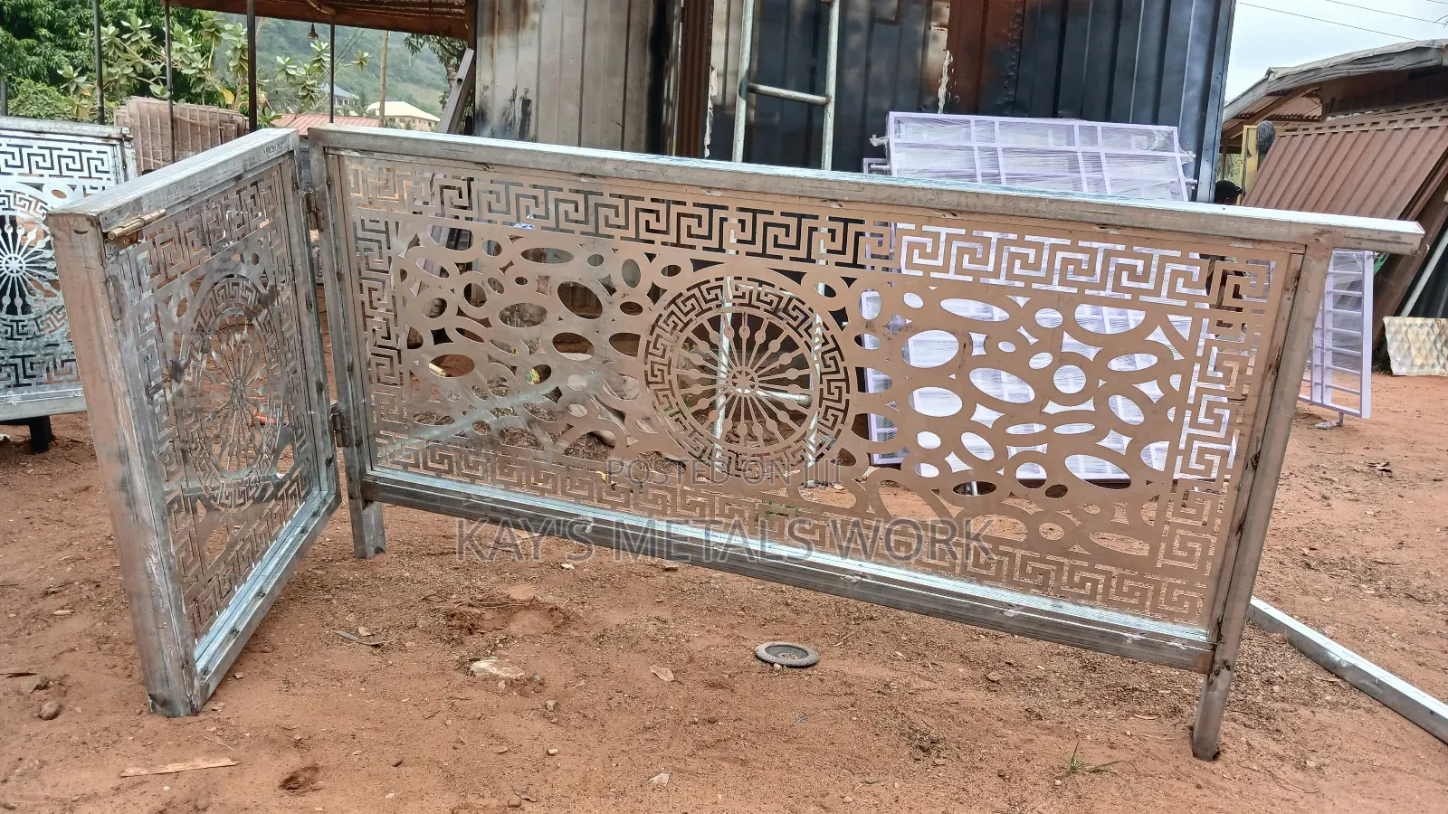 Balustrade.