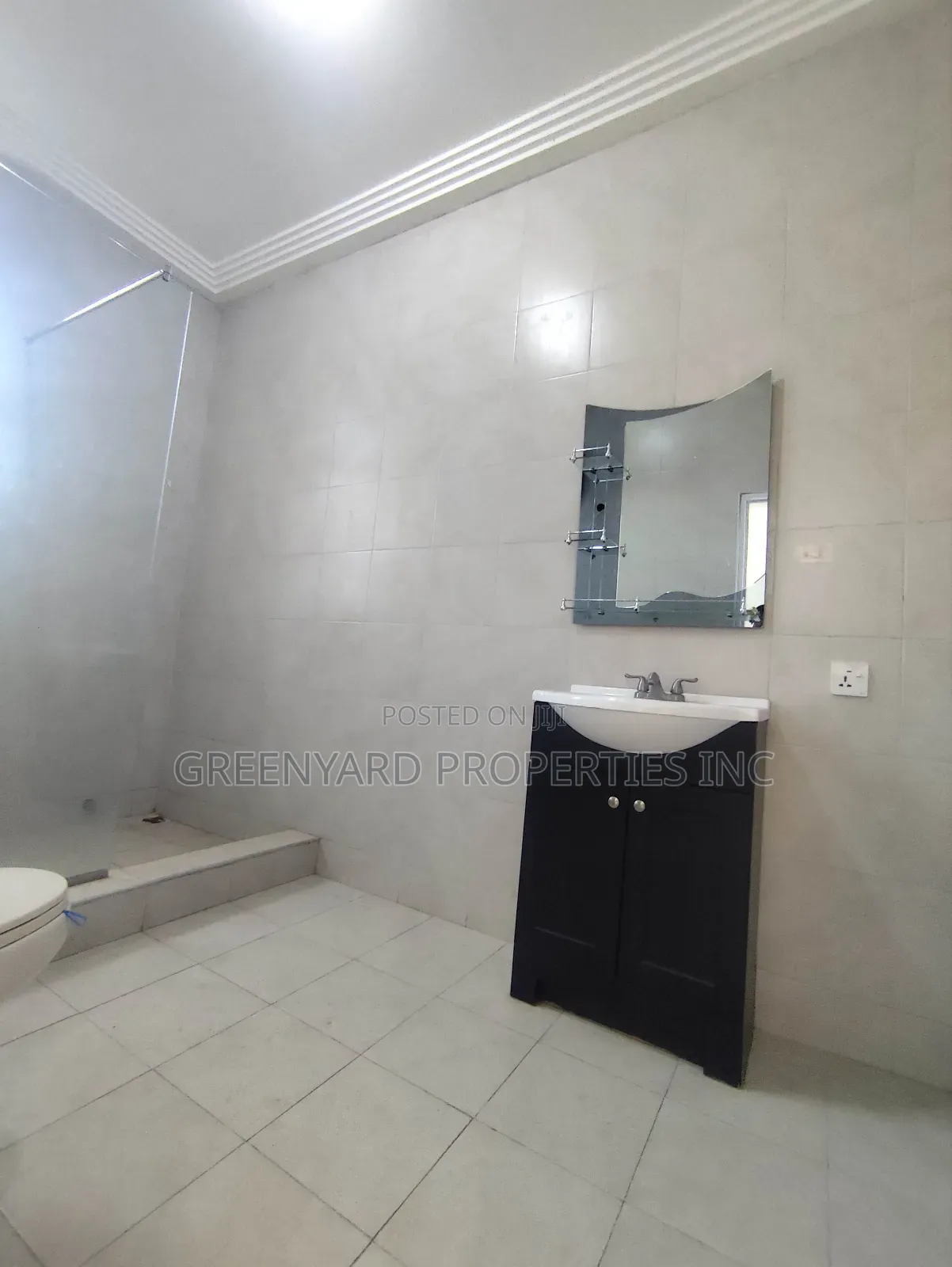 2bdrm Apartment in Ashley Botwe, Old Town for rent