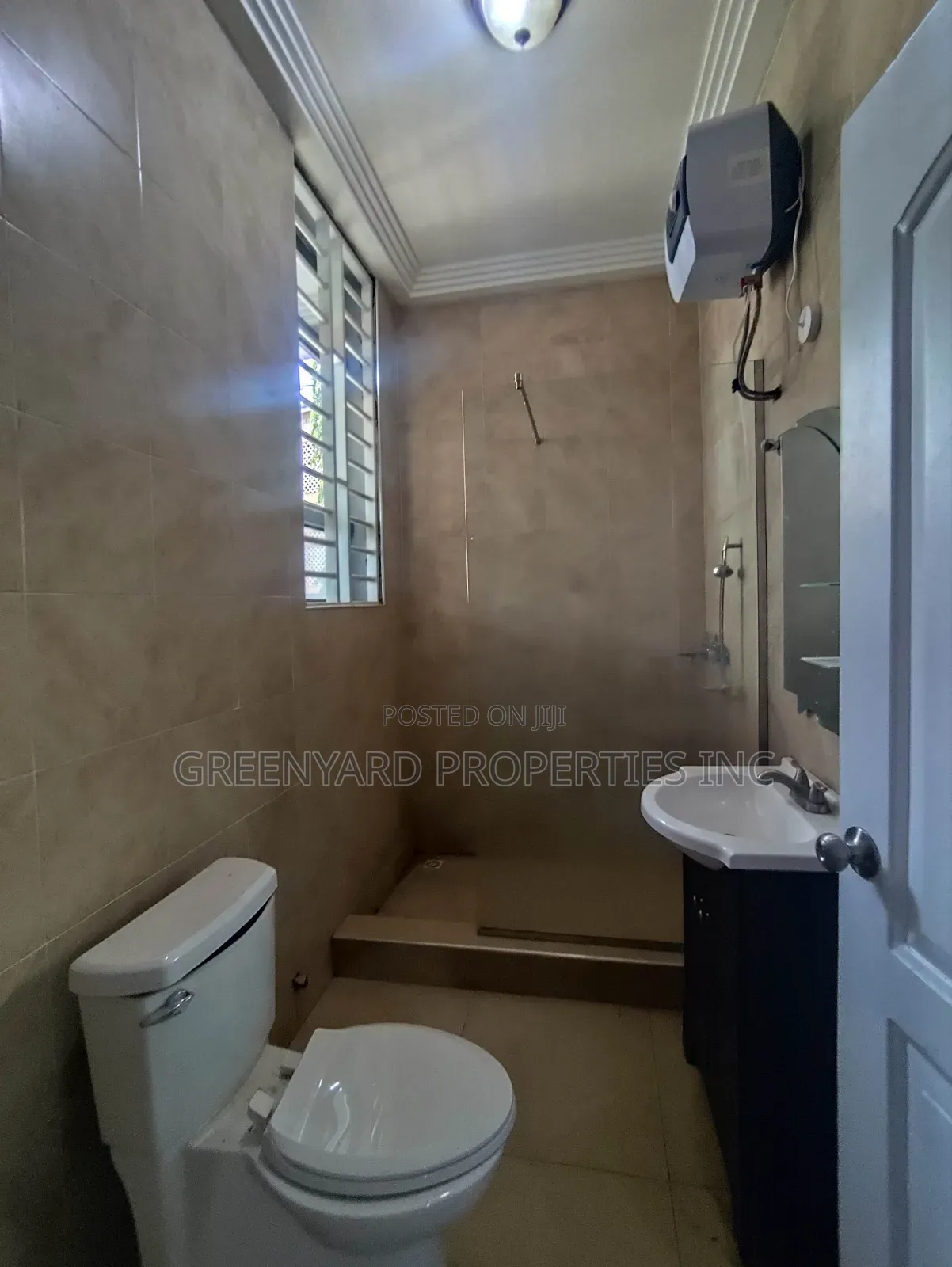 2bdrm Apartment in Ashley Botwe, Old Town for rent