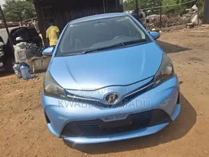 Toyota Vitz 1.3 FWD 5dr 2015 Blue