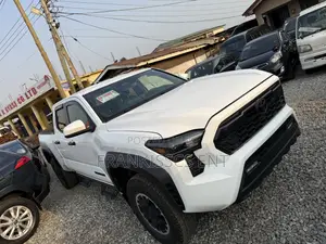 Toyota Tacoma 2024 White