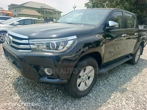 Toyota Hilux 2017 Black