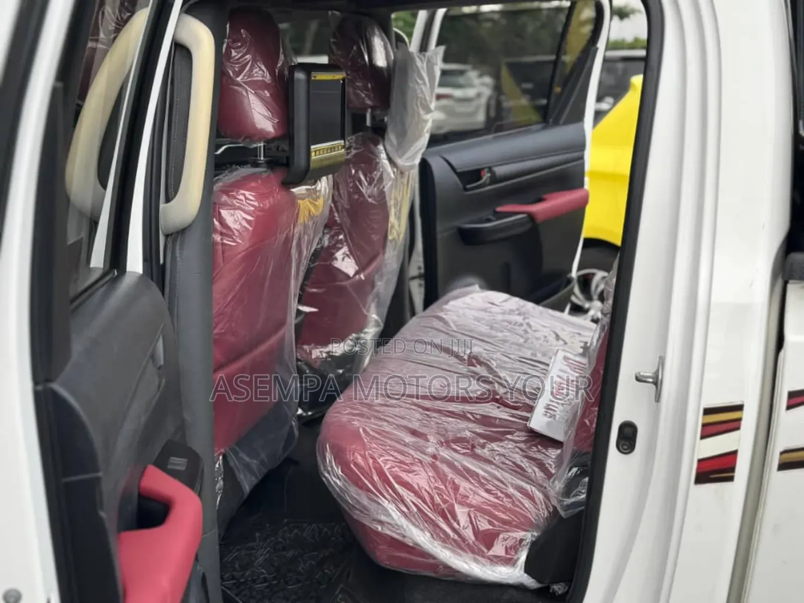 Toyota Hilux Revo Double Cab Petrol 2.7 RWD 2017 White