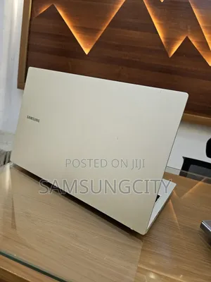 Laptop Samsung Galaxy Book 2 6GB Intel Core i3 SSD 250GB