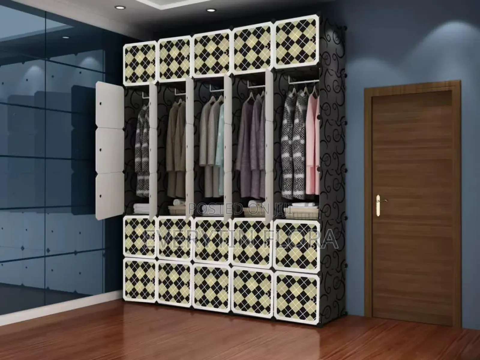 25 Cubes Plastic Wardrobe