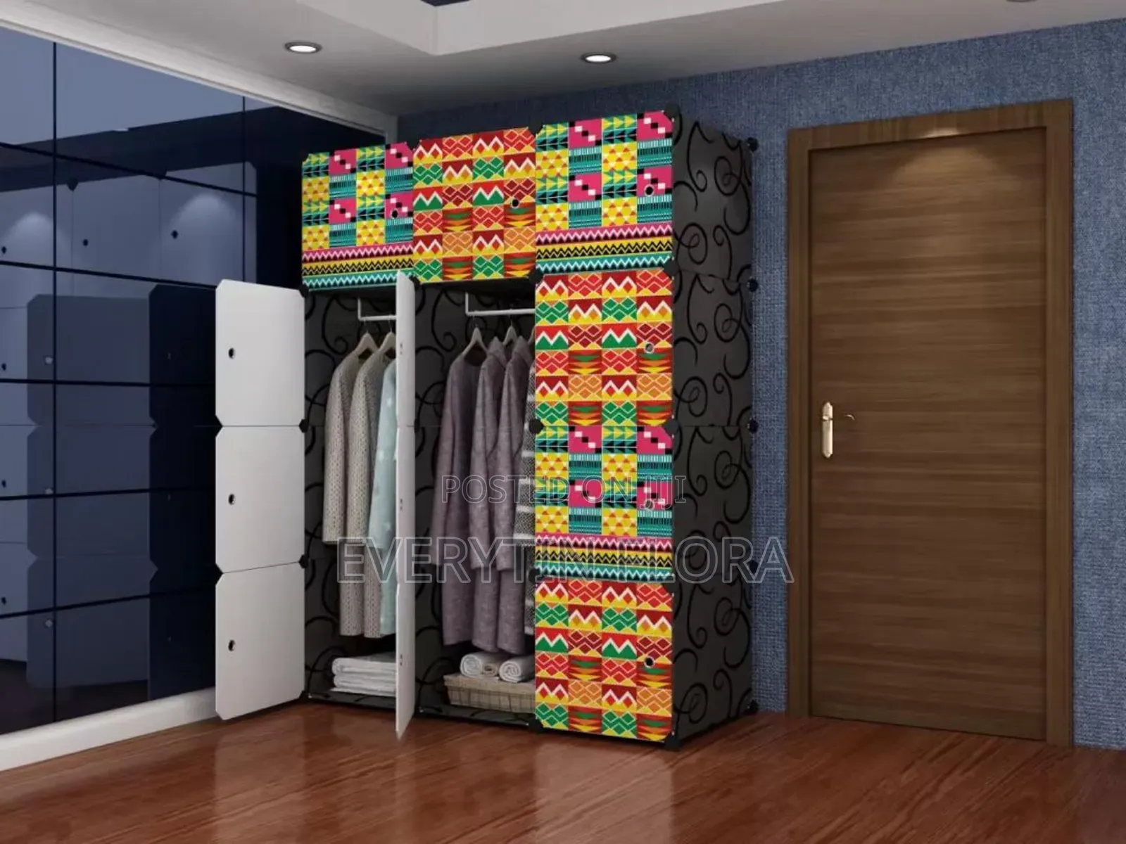 25 Cubes Plastic Wardrobe