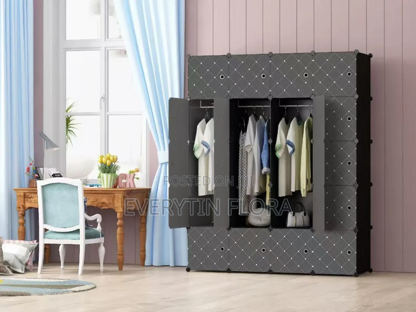 25 Cubes Plastic Wardrobe