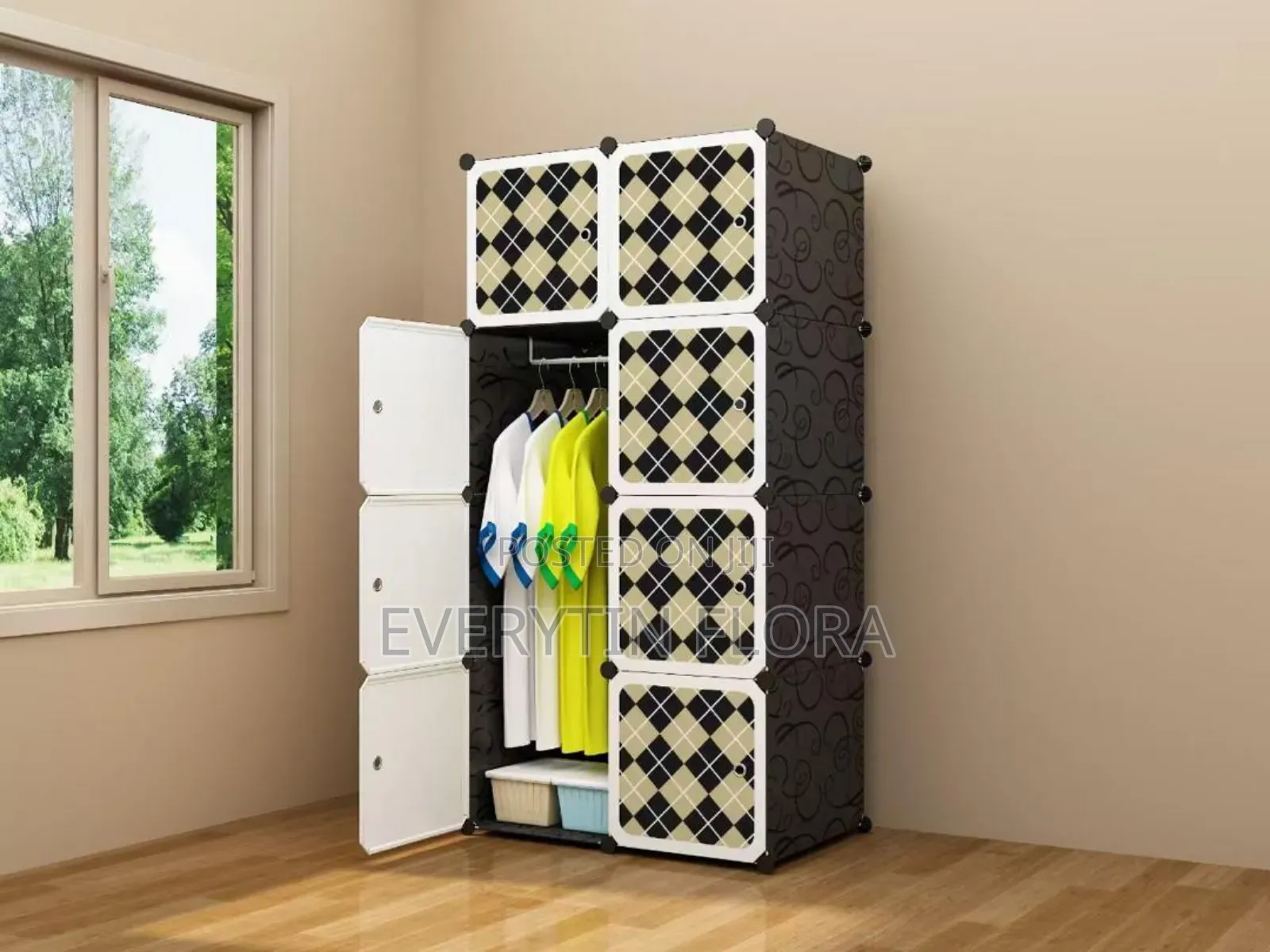 25 Cubes Plastic Wardrobe