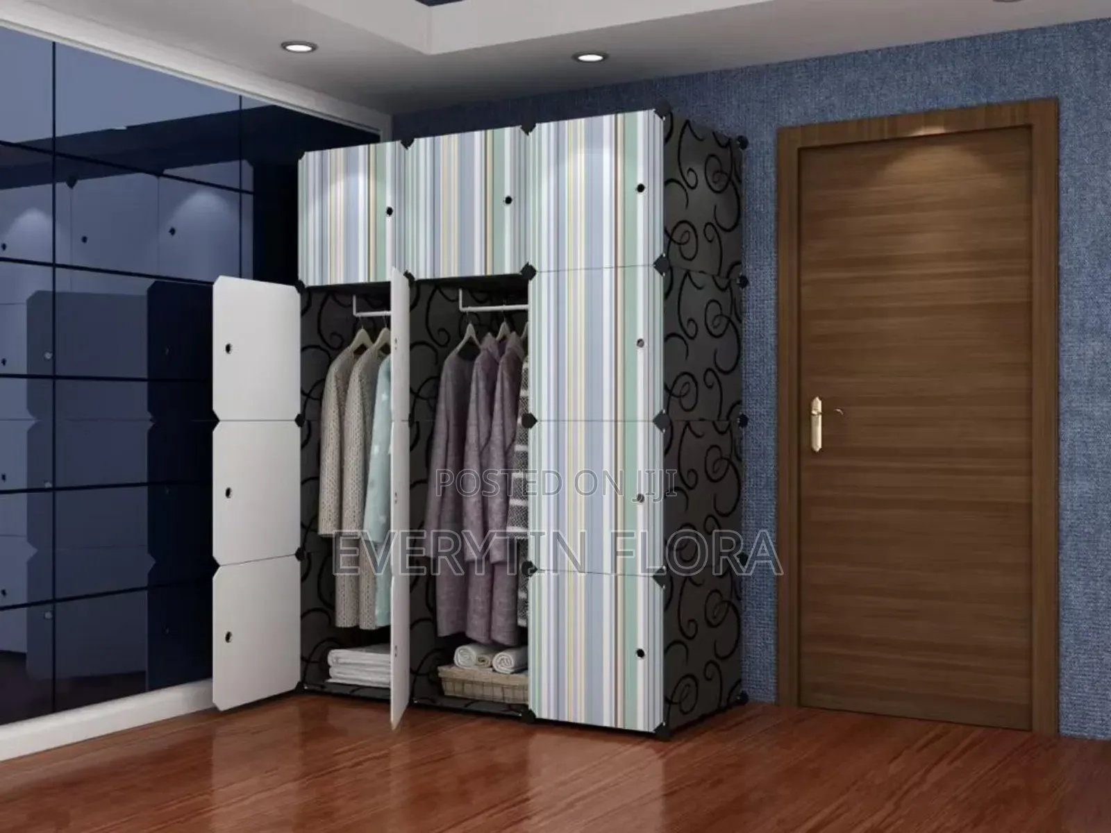 25 Cubes Plastic Wardrobe
