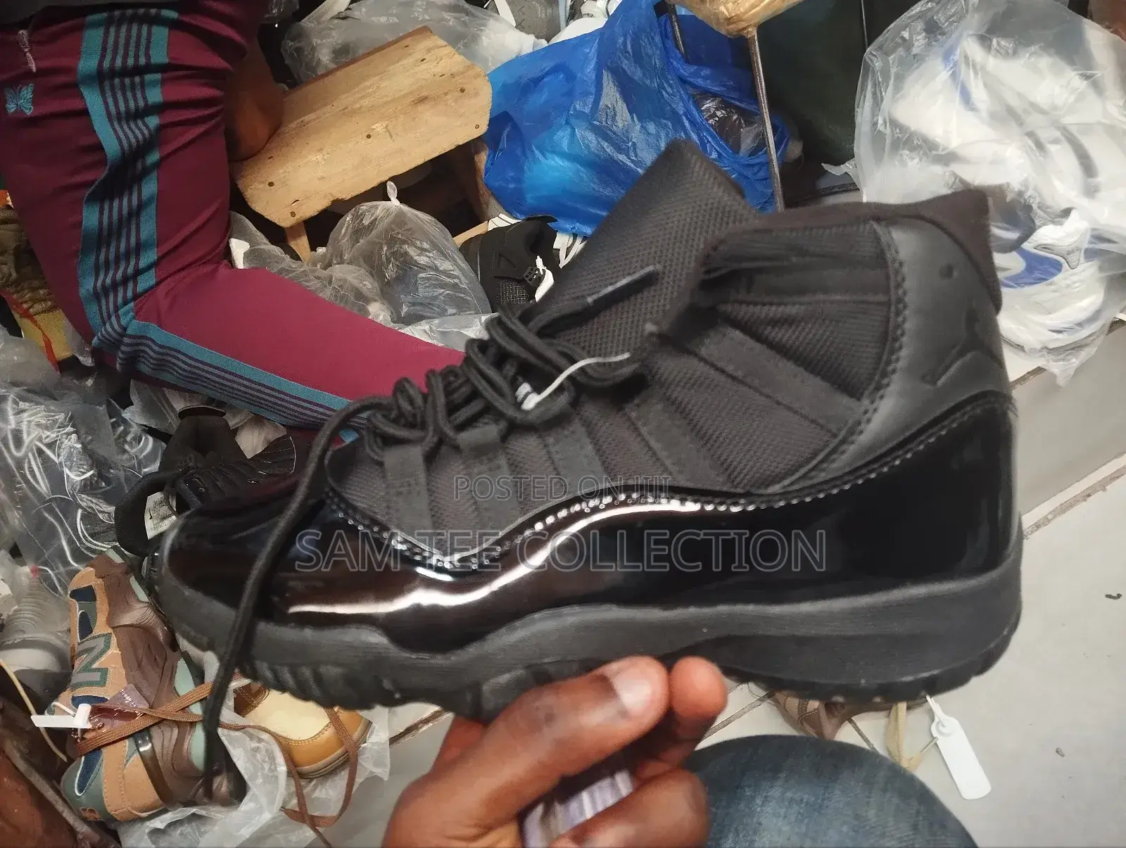 Air Jordan 11 Cool Black and Grey Available High -Quality