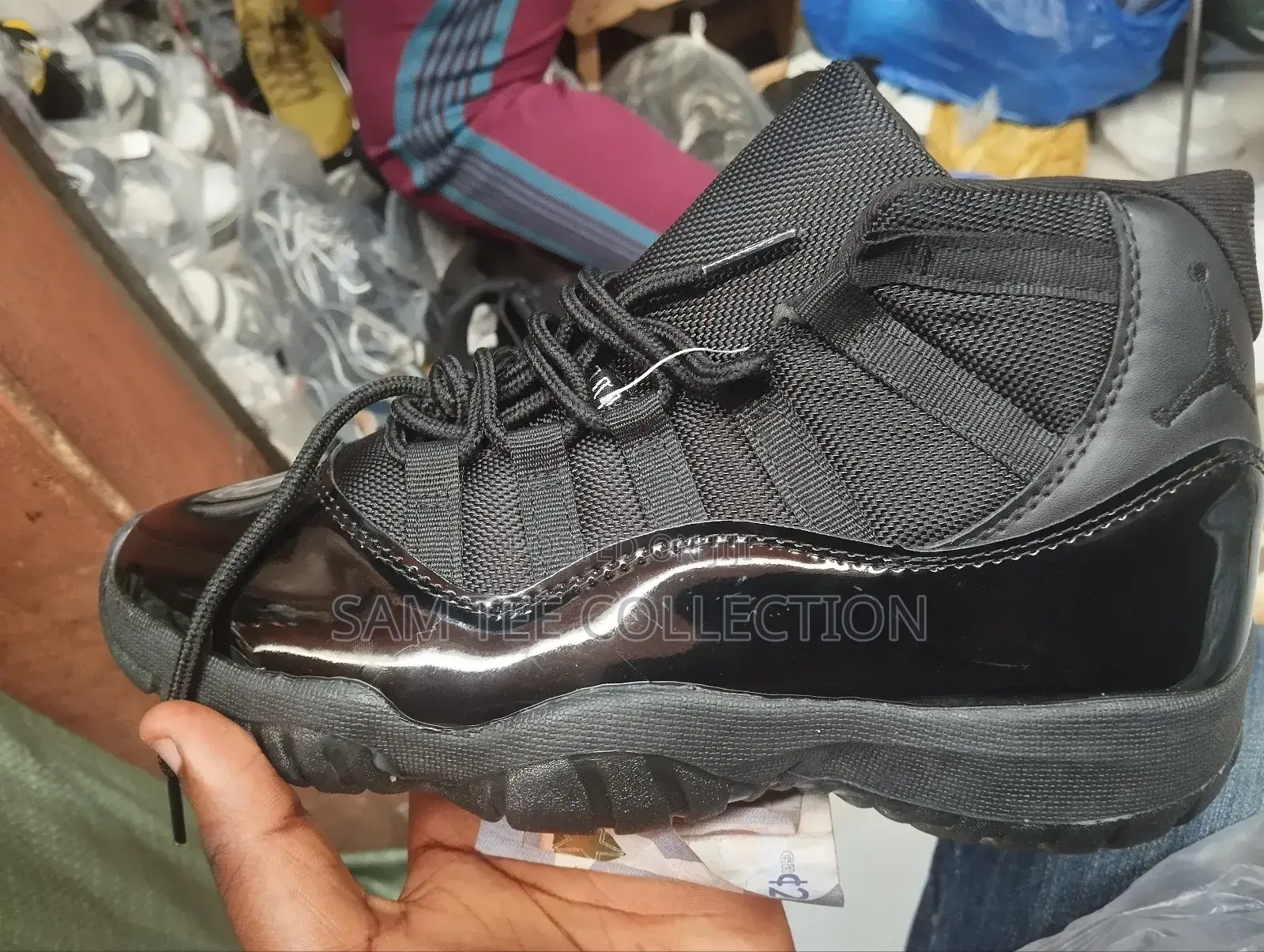 Air Jordan 11 Cool Black and Grey Available High -Quality