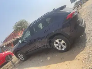 Toyota RAV4 XLE AWD 2019 Blue
