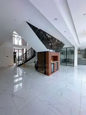 6bdrm Mansion in East Legon Trassaco, Boundary Road Area for sale