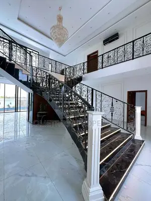 6bdrm Mansion in East Legon Trassaco, Boundary Road Area for sale