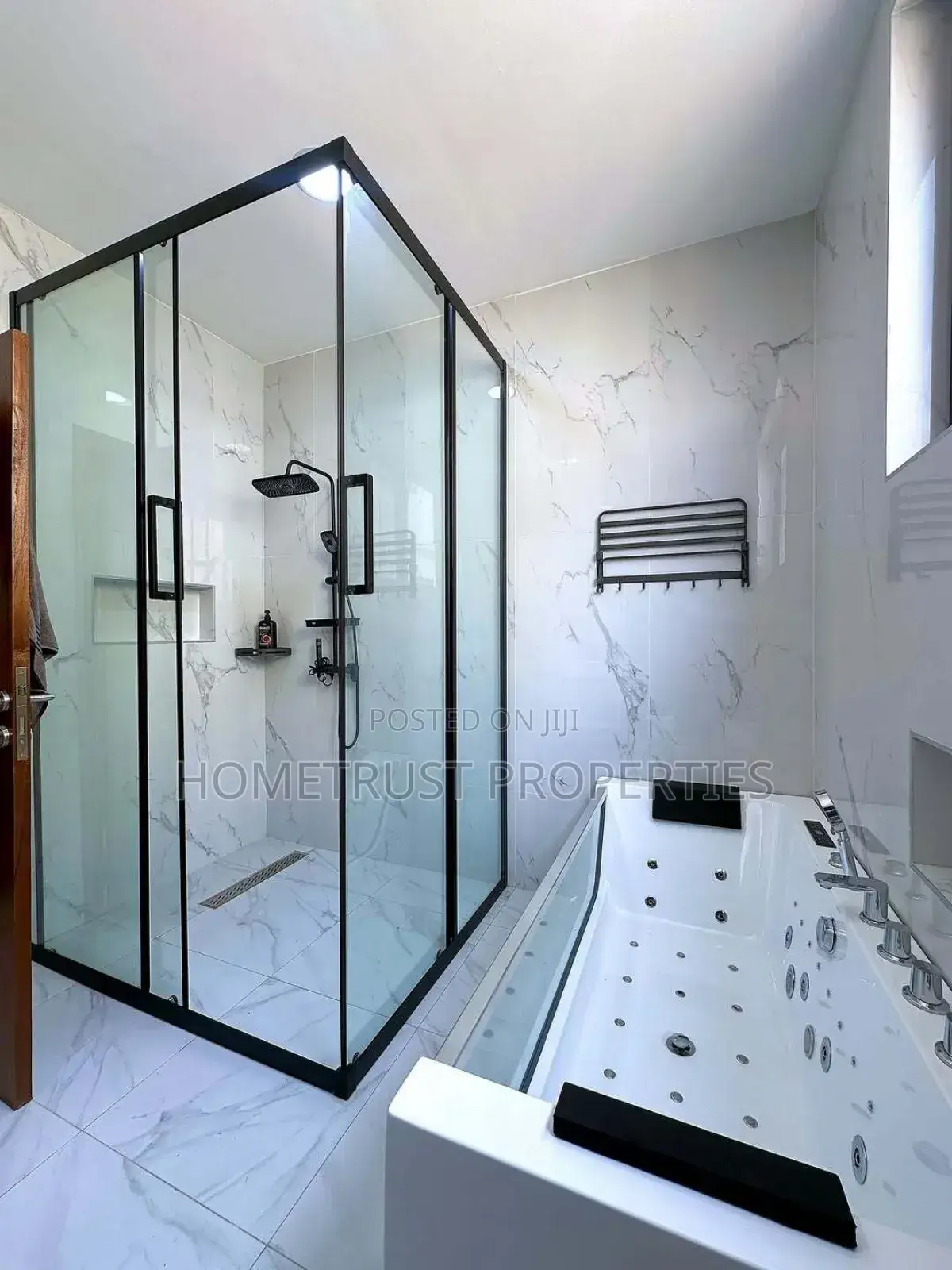 6bdrm Mansion in East Legon Trassaco, Boundary Road Area for sale