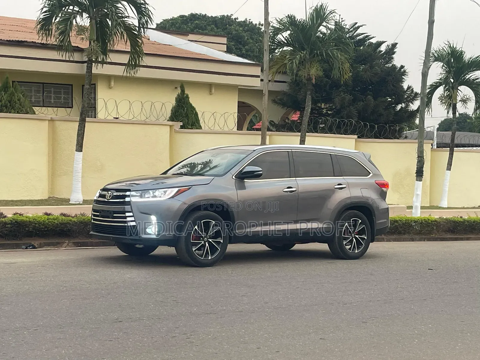 Toyota Highlander Limited Platinum 4x4 V6 (3.5L 6cyl 8A) 2017 Gray
