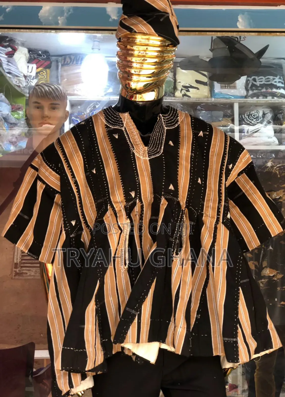 Batakari Masterpiece
A High-End Smock Designed for Special Occasions