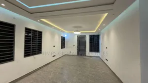 3bdrm House in Lake Side Estate for sale