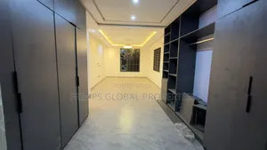 3bdrm House in Lake Side Estate for sale