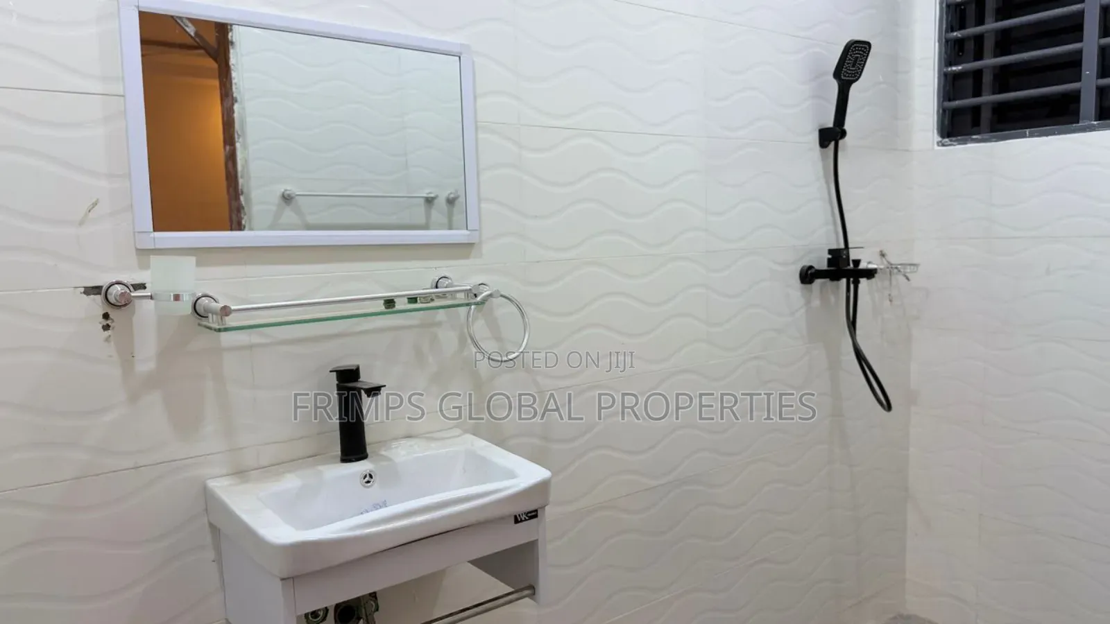3bdrm House in Lake Side Estate for sale