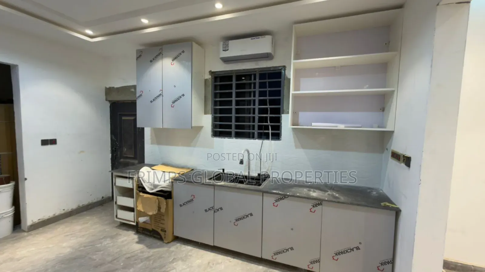 3bdrm House in Lake Side Estate for sale