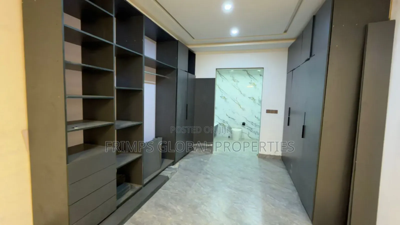 3bdrm House in Lake Side Estate for sale