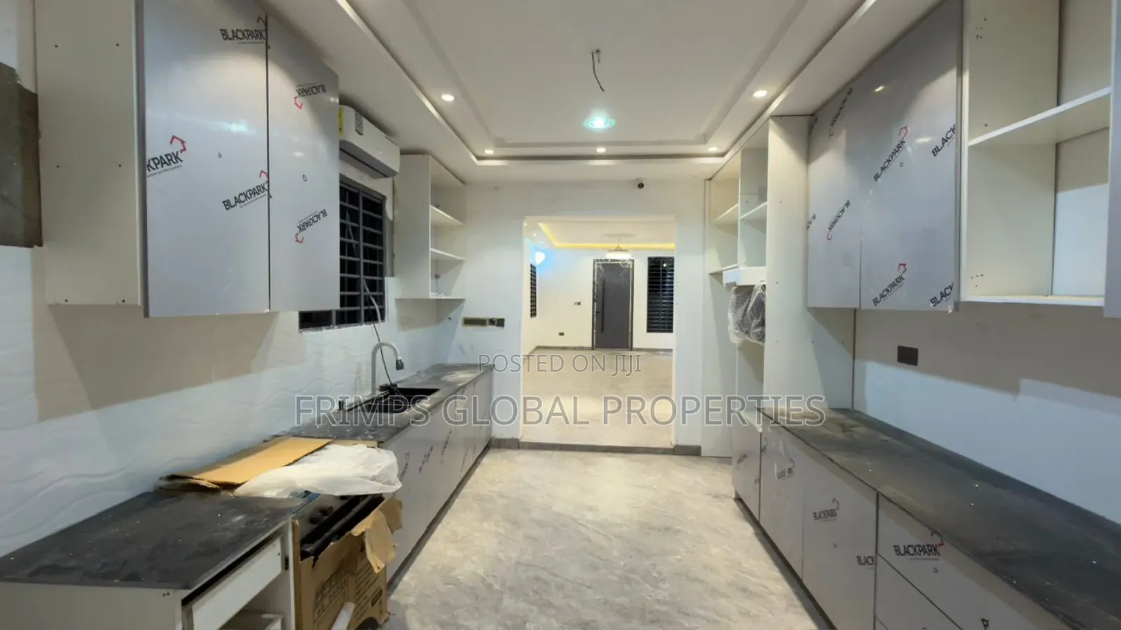 3bdrm House in Lake Side Estate for sale