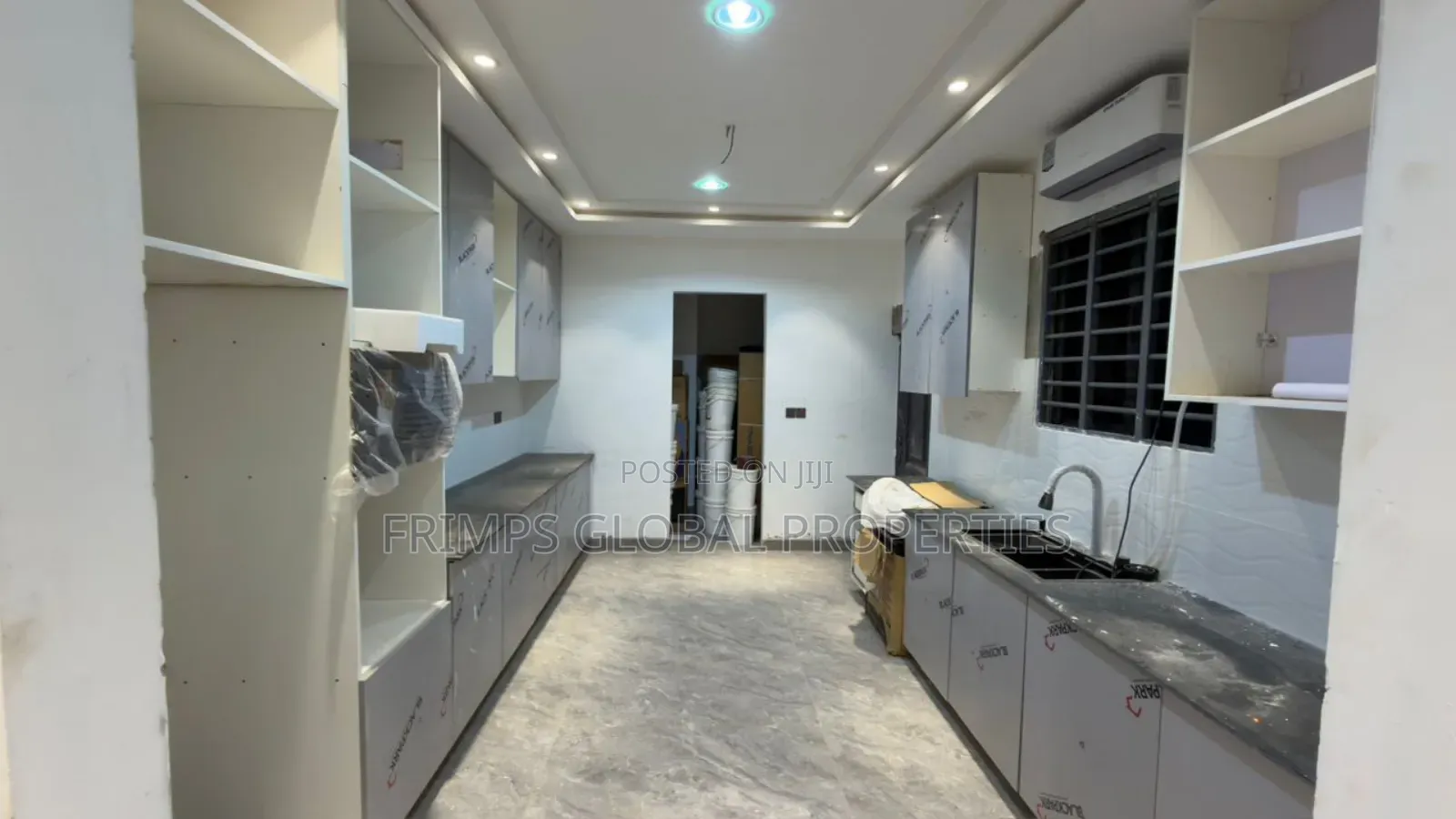 3bdrm House in Lake Side Estate for sale