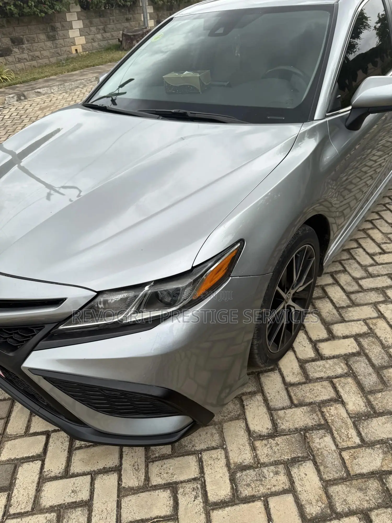Toyota Camry SE 2021 Silver