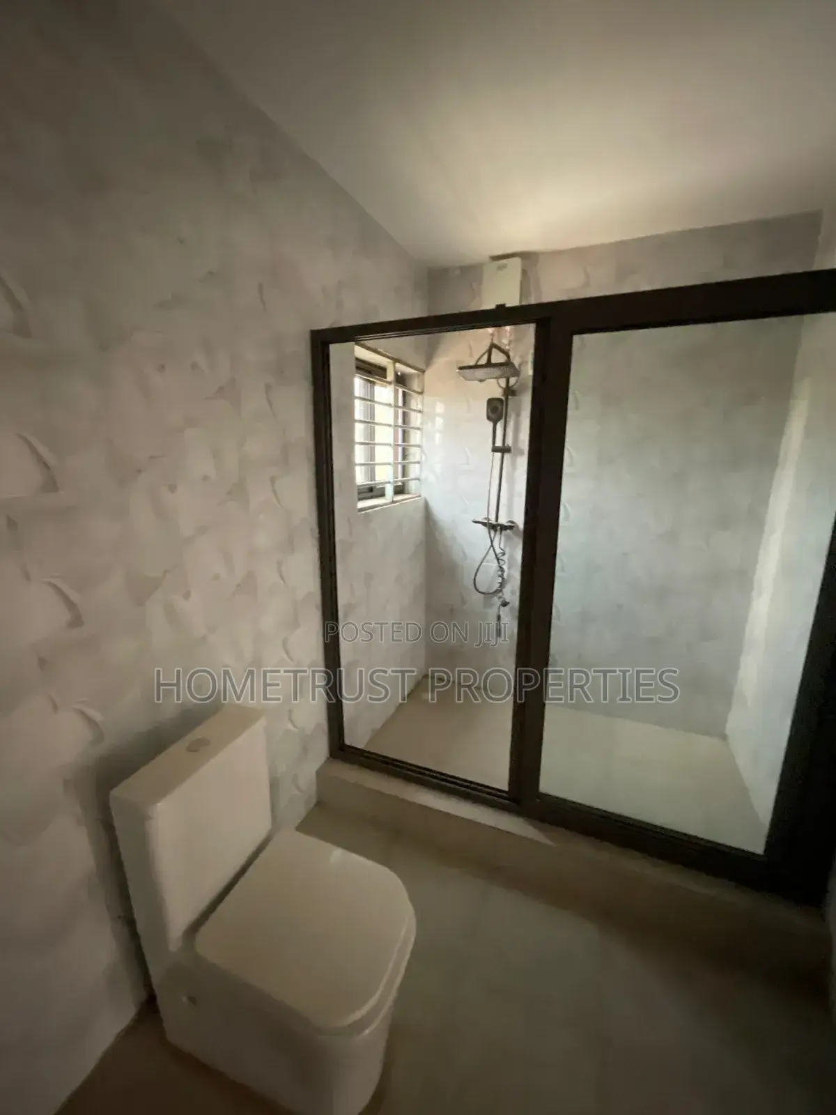 5bdrm Duplex in Achimota Tantra, Mile 7 for rent