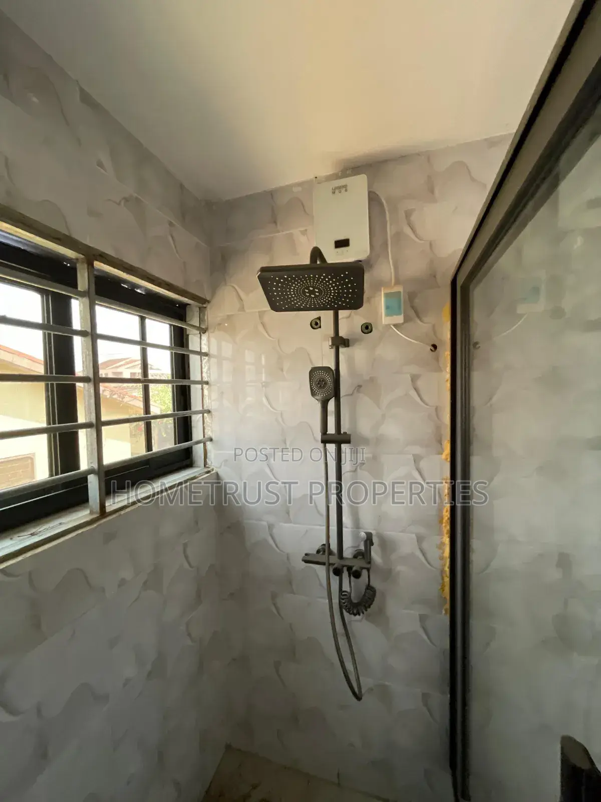 5bdrm Duplex in Achimota Tantra, Mile 7 for rent