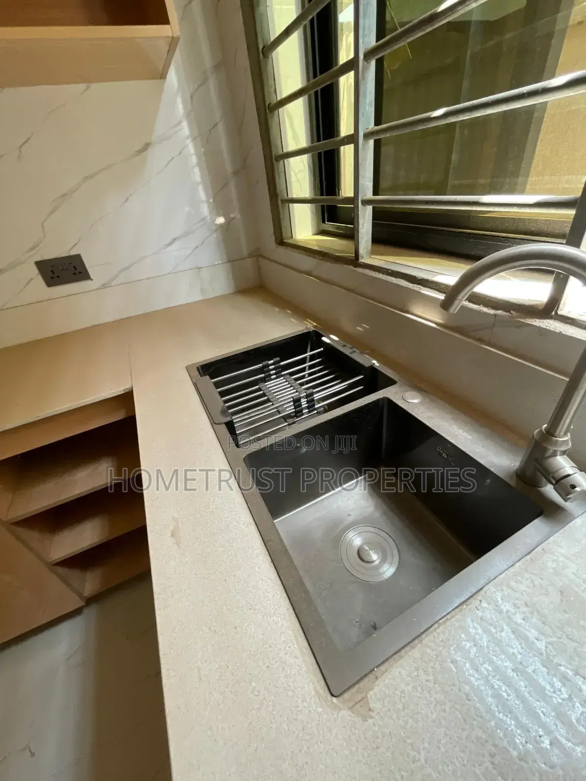 5bdrm Duplex in Achimota Tantra, Mile 7 for rent