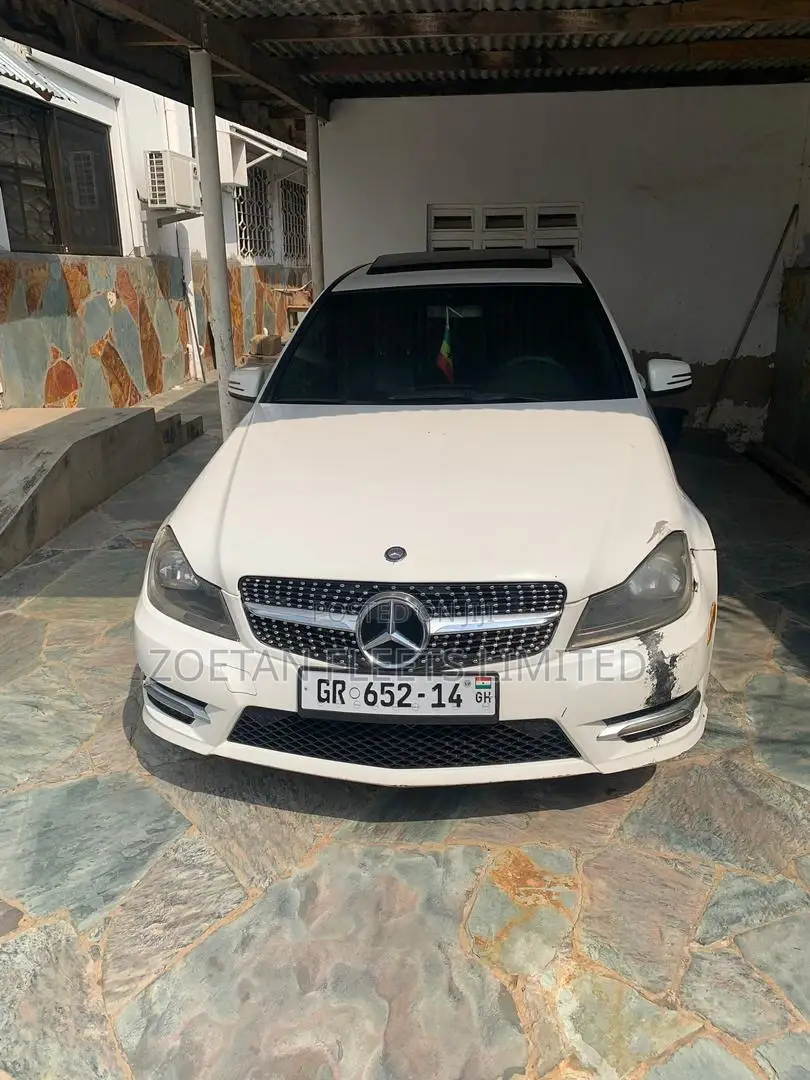Mercedes-Benz C300 Luxury 4Matic Sedan AWD (3.0L 6cyl 7A) 2010 White