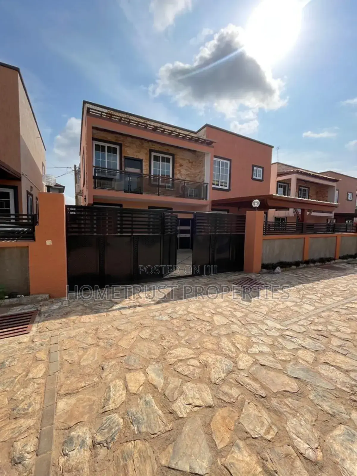 3bdrm Duplex in East Airport for rent