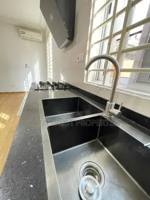 3bdrm Duplex in East Airport for rent