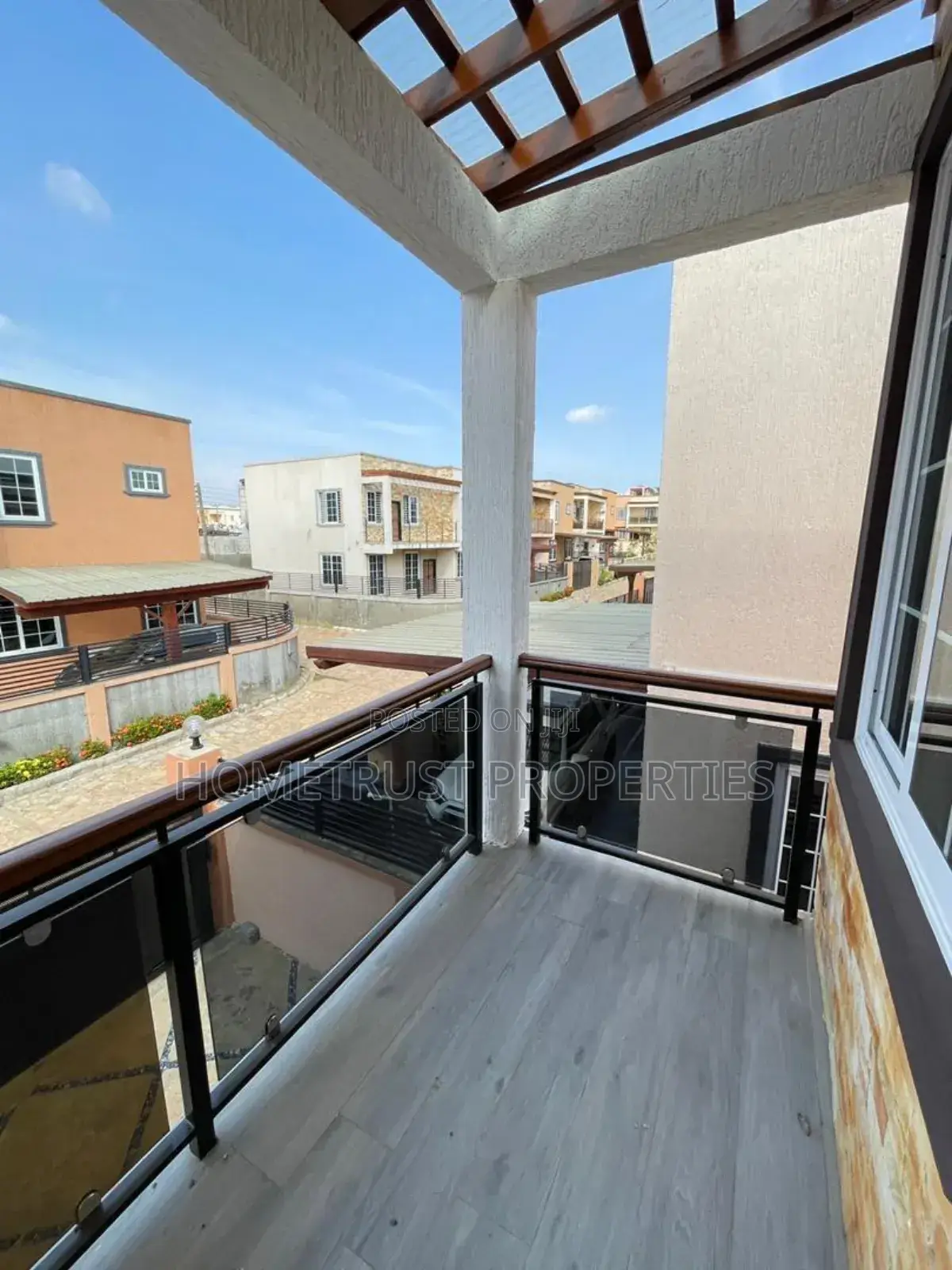 3bdrm Duplex in East Airport for rent