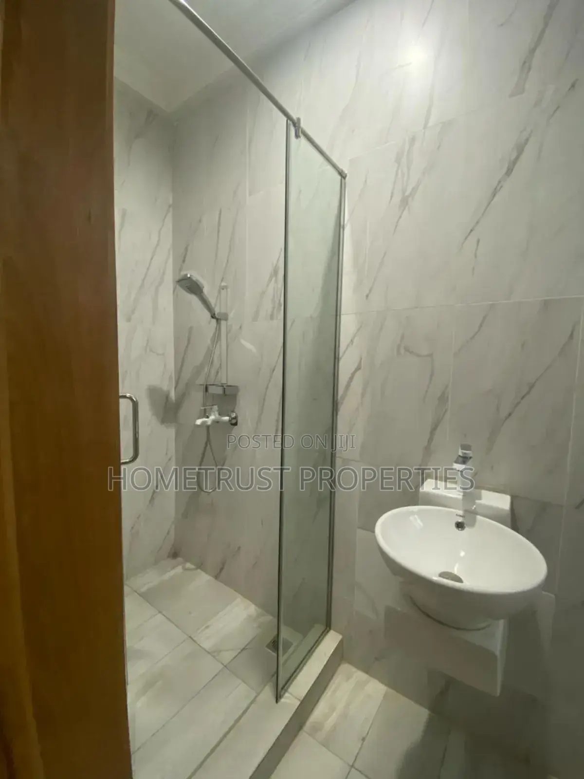 3bdrm Duplex in East Airport for rent