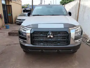 New Mitsubishi L200 2025 Black