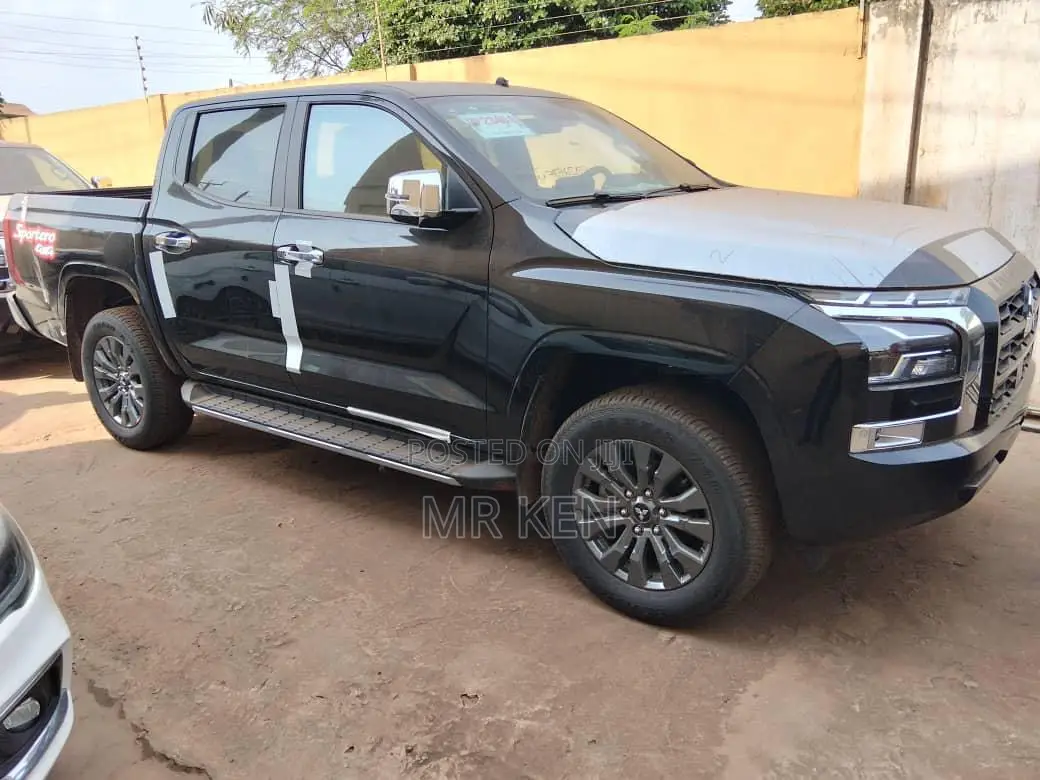 New Mitsubishi L200 2025 Black
