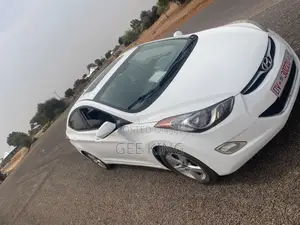 Hyundai Elantra GLS Sedan FWD (1.8L 4cyl 6A) 2013 White