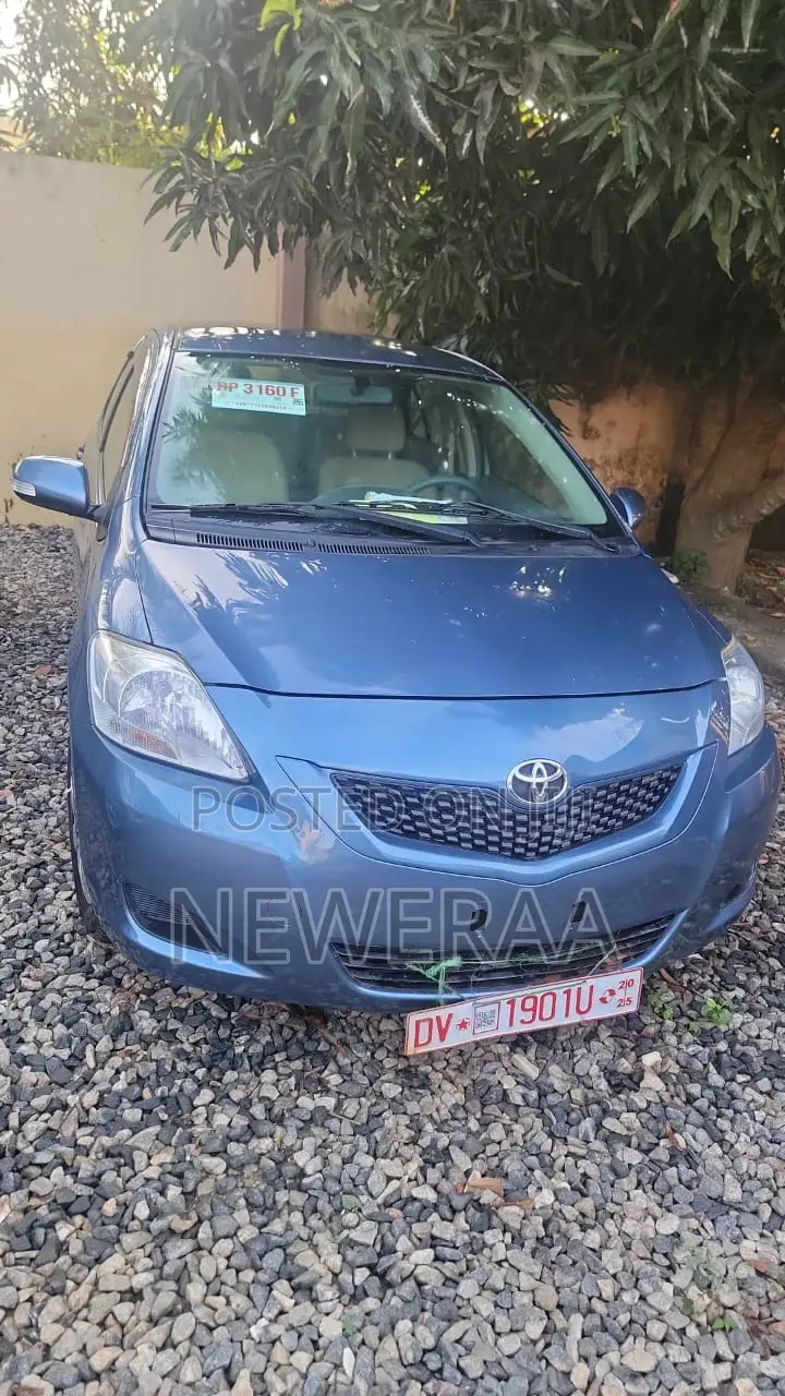 Toyota Belta 2012 Blue