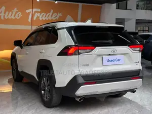 Toyota RAV4 2023 White
