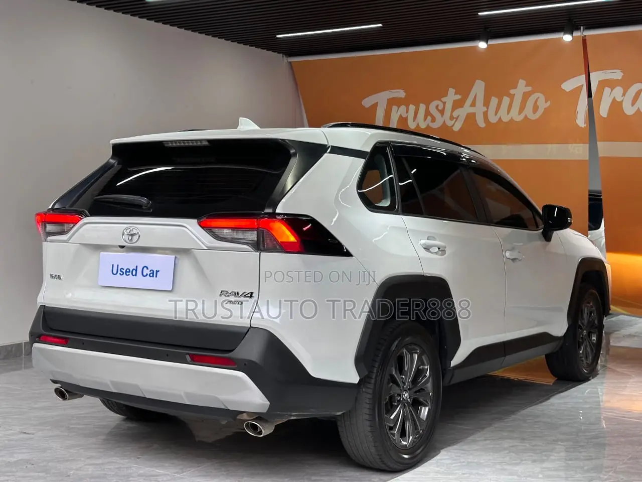 Toyota RAV4 2023 White